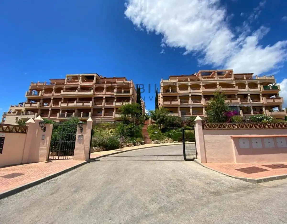 Vista exterior de Casa adosada en venda en Mijas amb Traster, Piscina i Piscina comunitària