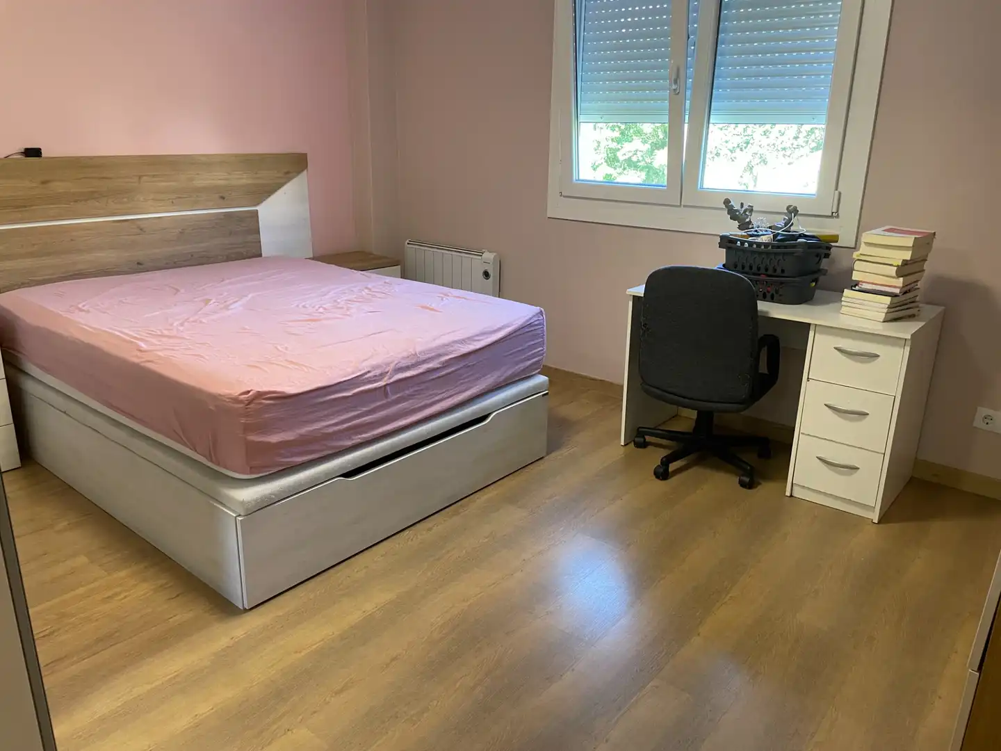Bedroom of Flat for rent in Vigo   with Heating, Parquet flooring and Storage room