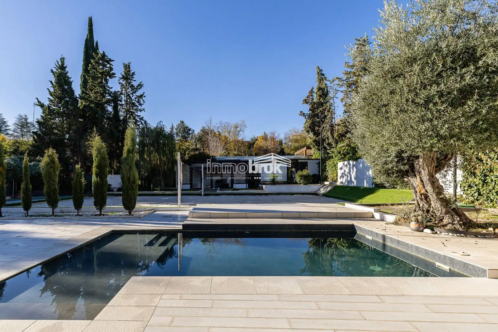 Xalet amb piscina en venda a Camino Hoyarrasa
