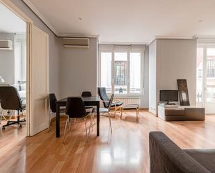 Living room of Flat to rent in  Madrid Capital  with Air Conditioner, Terrace and Balcony