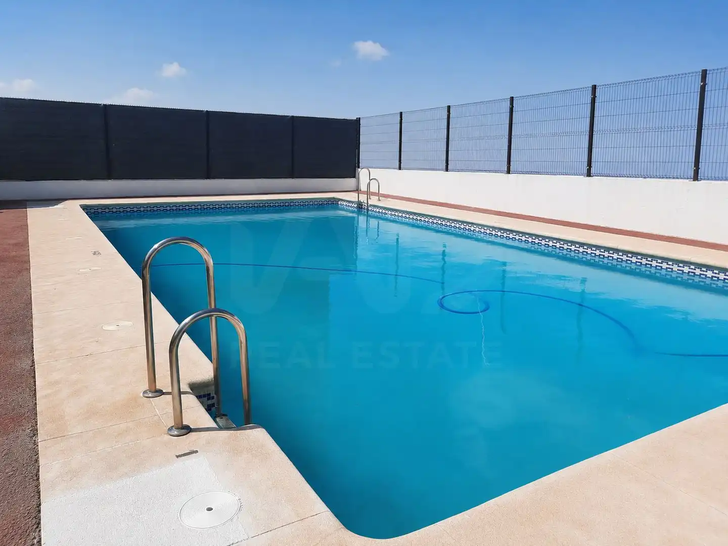 Piscina de Casa adosada en venda en Écija amb Aire condicionat, Calefacció i Terrassa