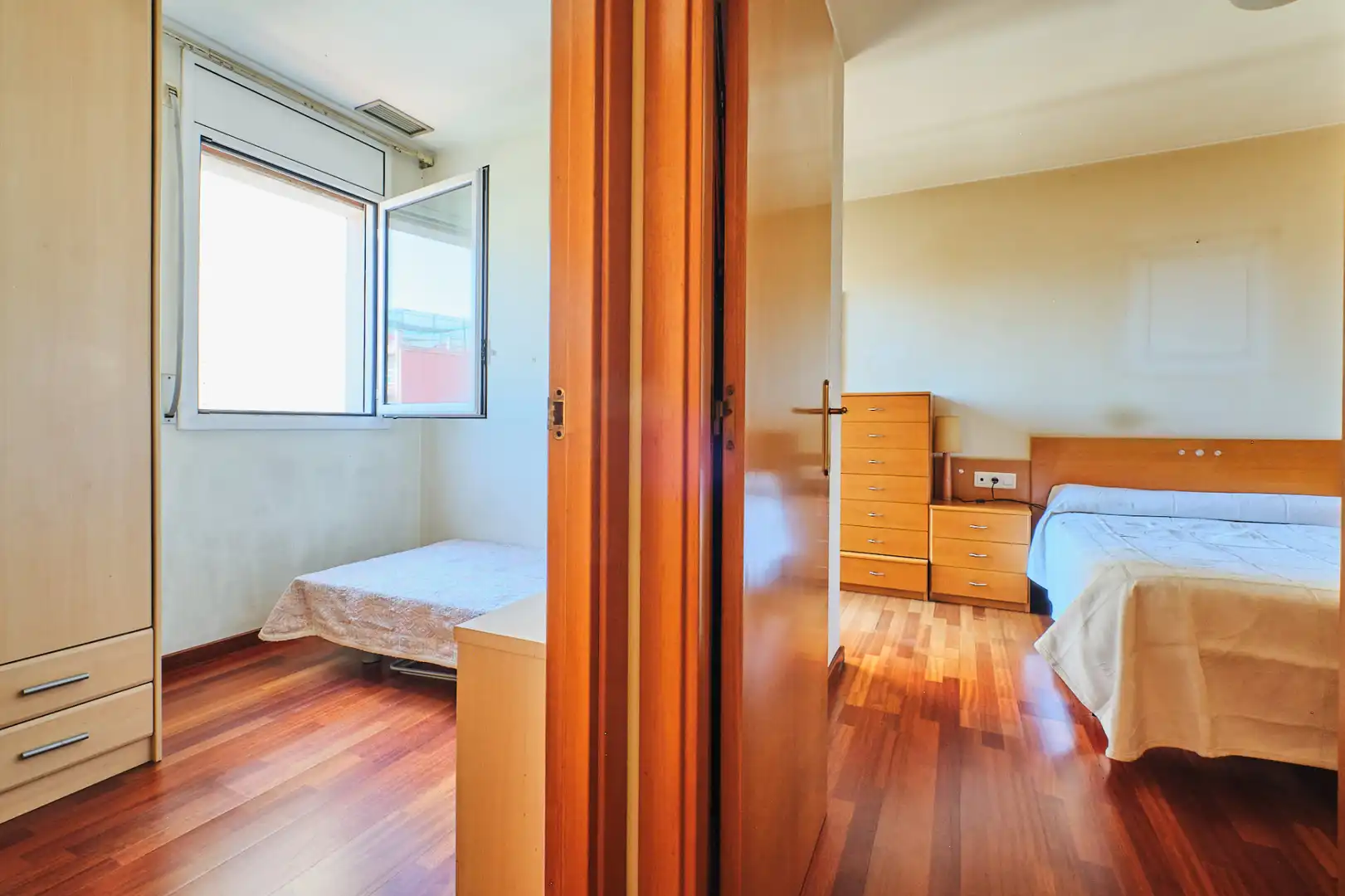 Habitación de Piso en venta en Barcelona con Aire acondicionado, Calefacción y Balcón