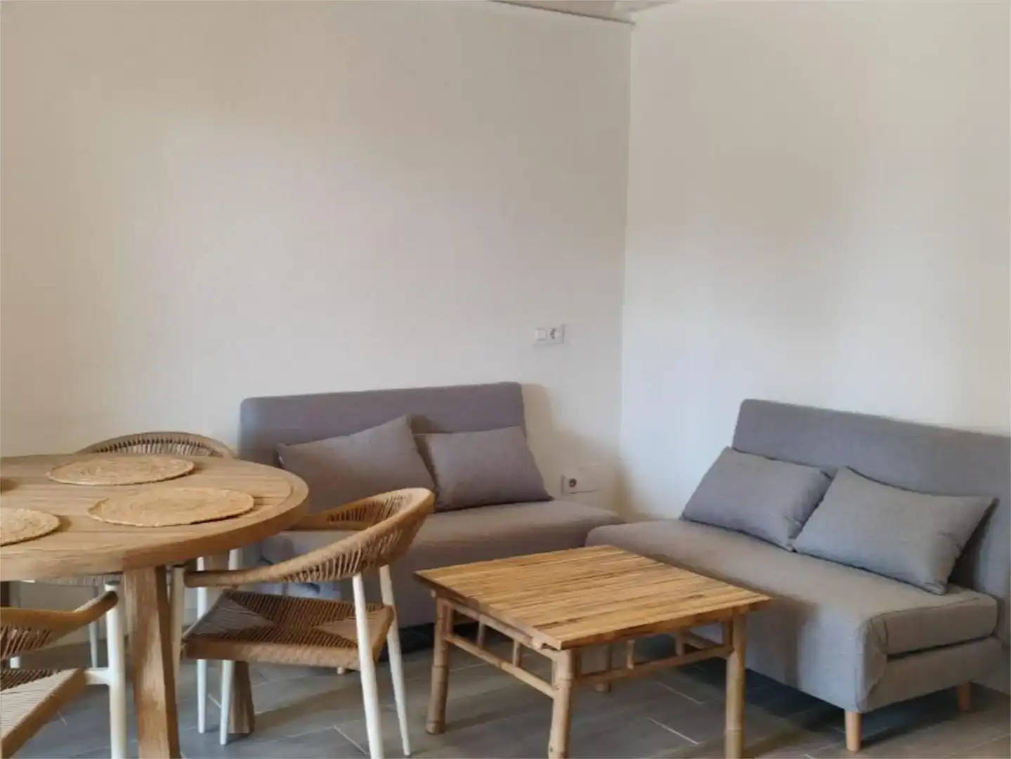 Sala d'estar de Pis en venda en Ciutadella de Menorca amb Aire condicionat, Jardí privat i Piscina
