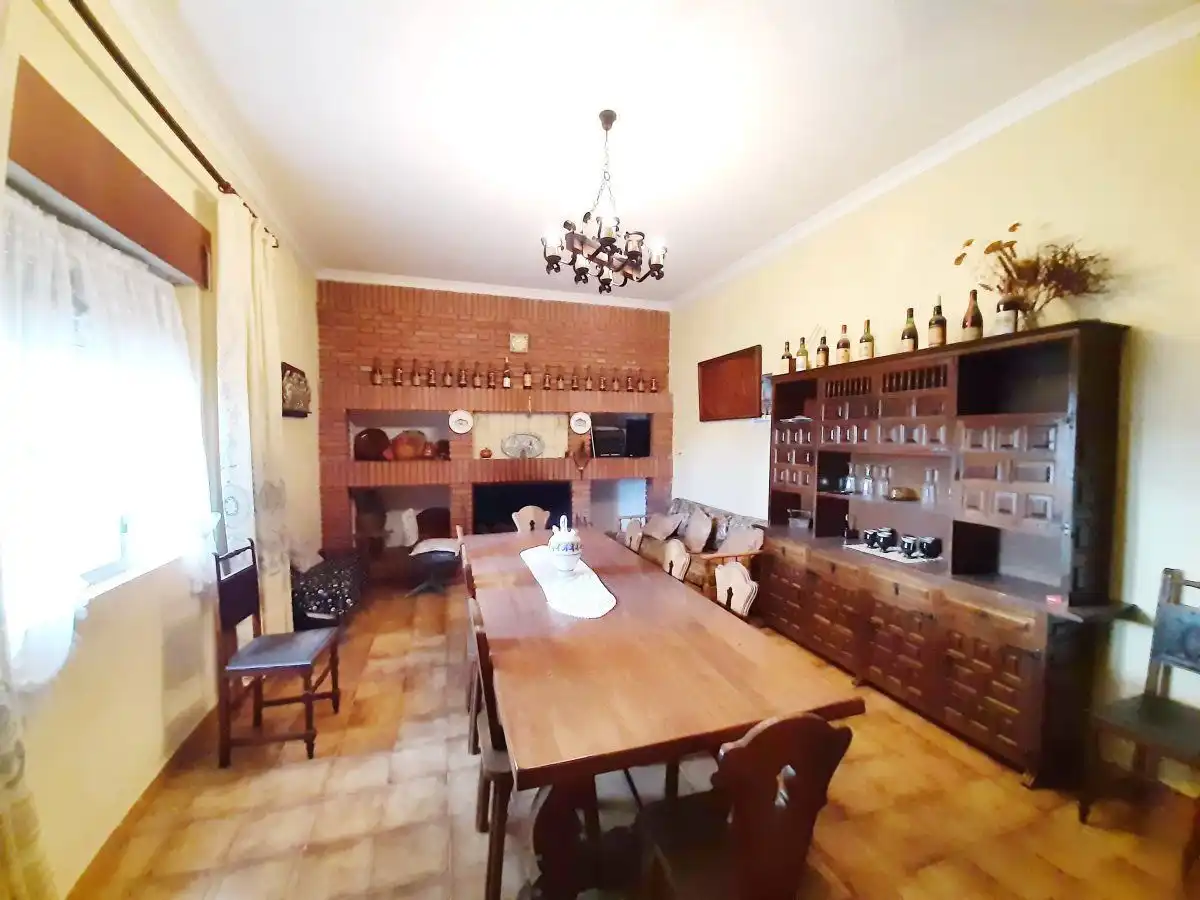 Chalet con piscina en venta en Valdepeñas, imagen 2