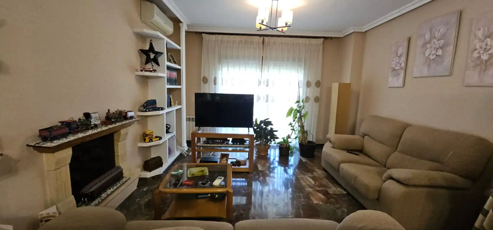 Sala d'estar de Casa o xalet en venda en Puertollano amb Aire condicionat, Calefacció i Jardí privat
