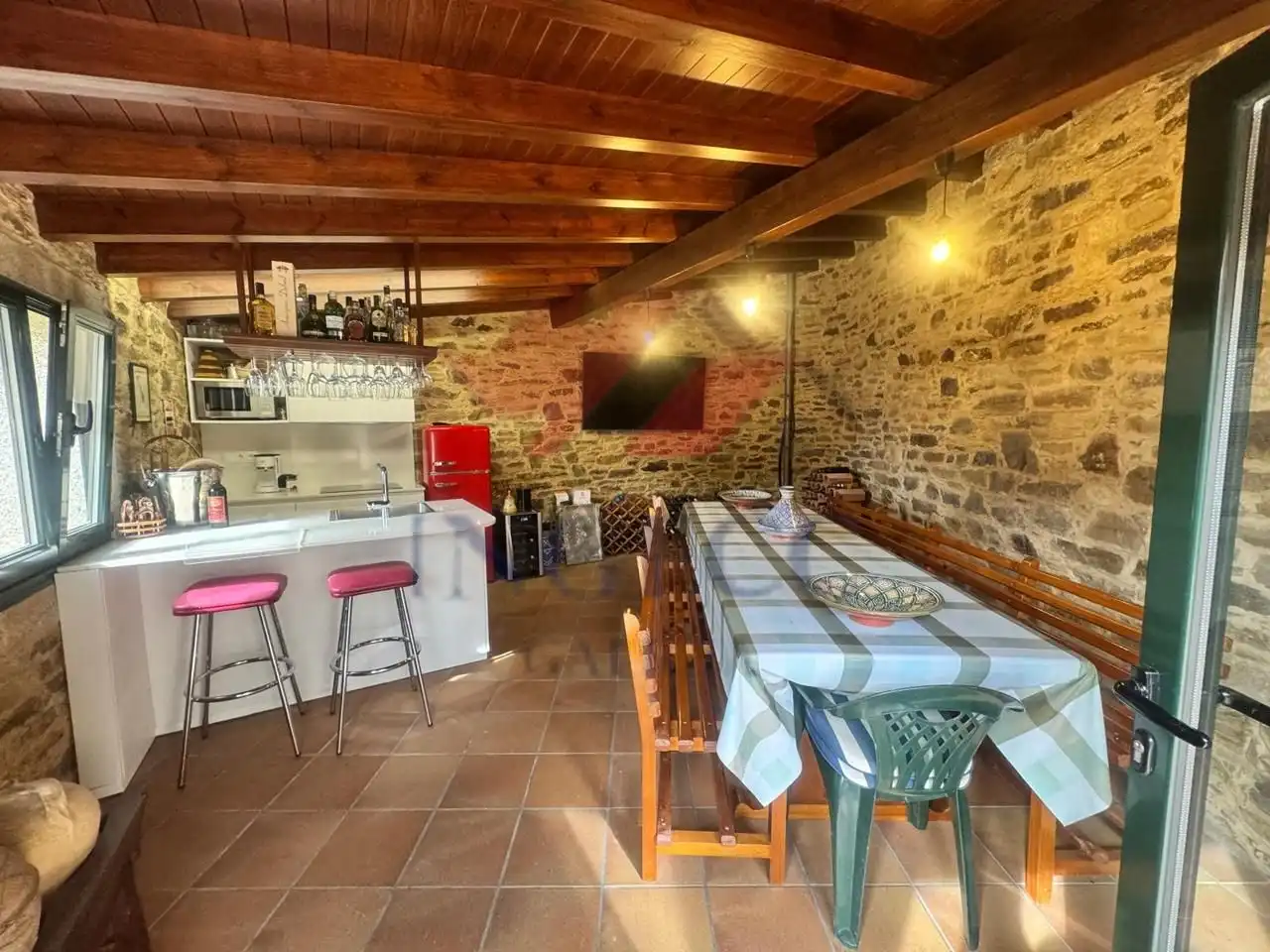 Casa rústica amb terrassa en venda a Leduzo, imagen 31