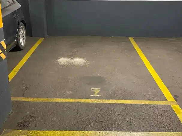 Parkplatz zur Miete in Forasté 2