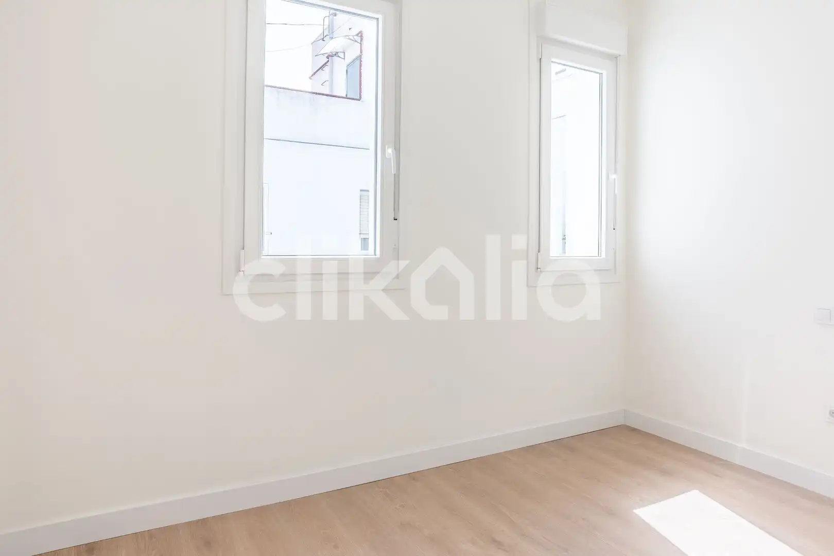 Habitación de Piso en venta en Sevilla con Aire acondicionado y Jardín privado