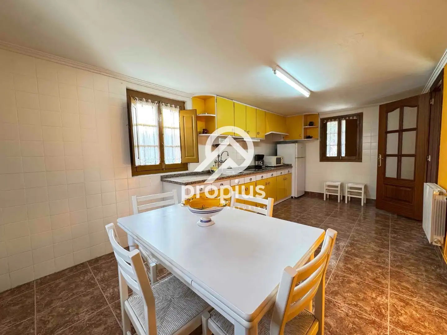 Cocina de Casa o chalet en venta en Parres con Calefacción, Jardín privado y Parquet