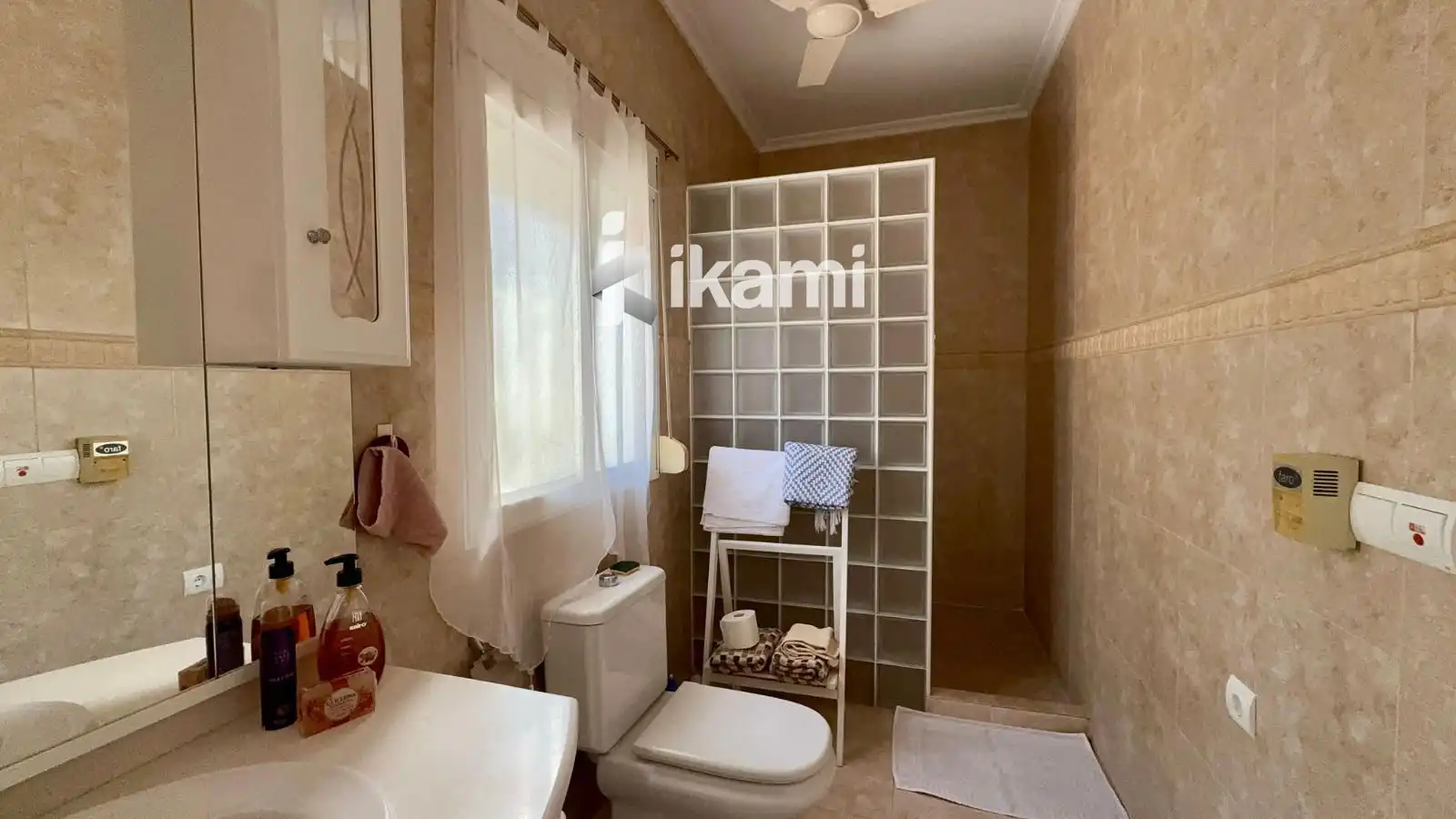 Baño de Casa o chalet en venta en Montroi / Montroy con Calefacción, Terraza y Trastero