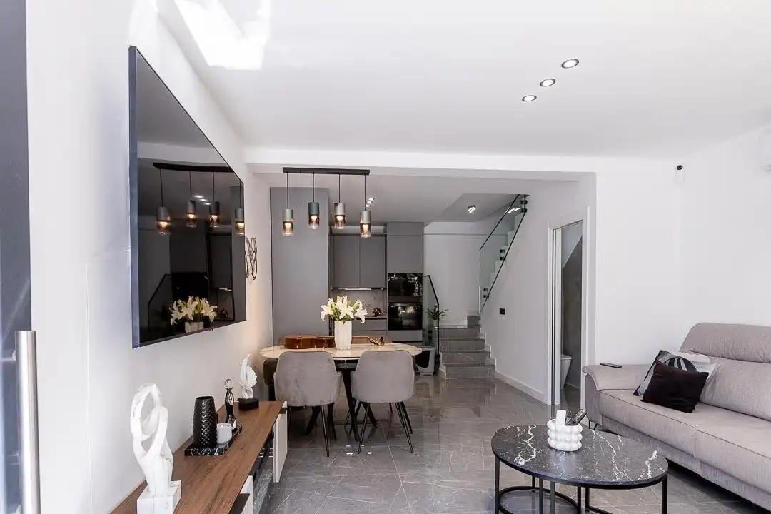 Comedor de Casa adosada en venta en Málaga con Aire acondicionado, Terraza y Amueblado