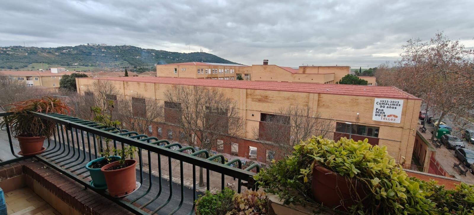 Vista exterior de Apartament en venda en Cáceres Capital amb Balcó