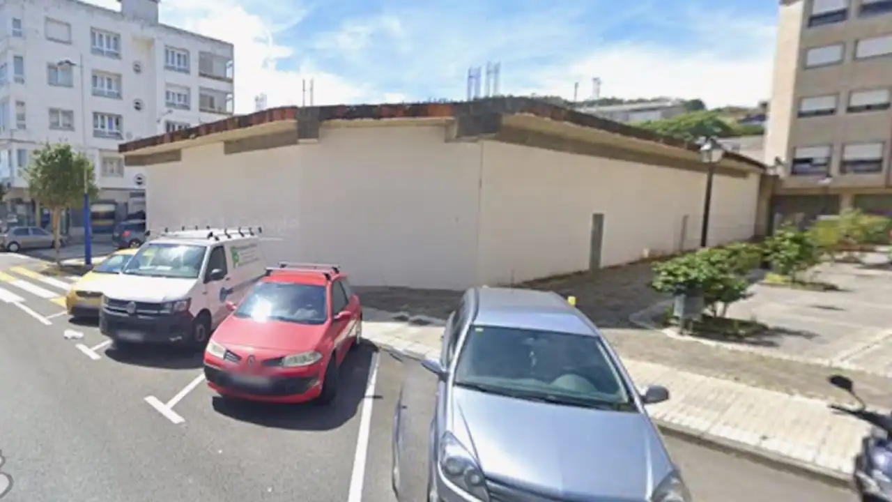 Aparcament de Edifici en venda en Burela
