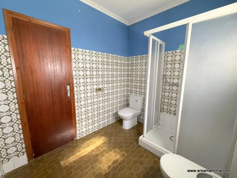 Baño de Casa adosada en venta en Valencia con Trastero y Alarma