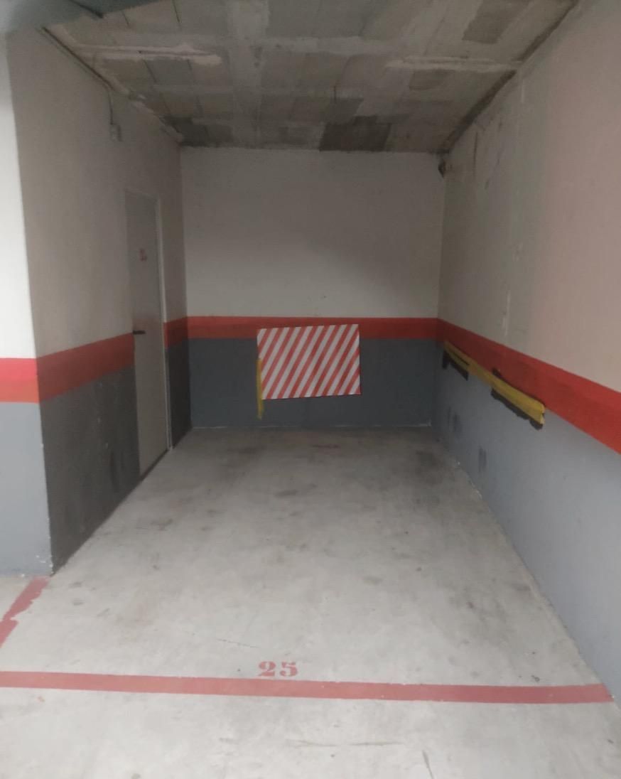Garage to rent in Binissalem