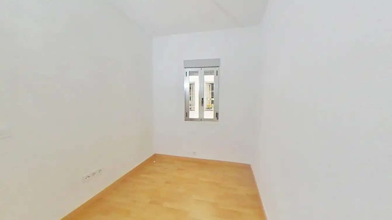 Habitación de Piso en venta en Madrid con Calefacción
