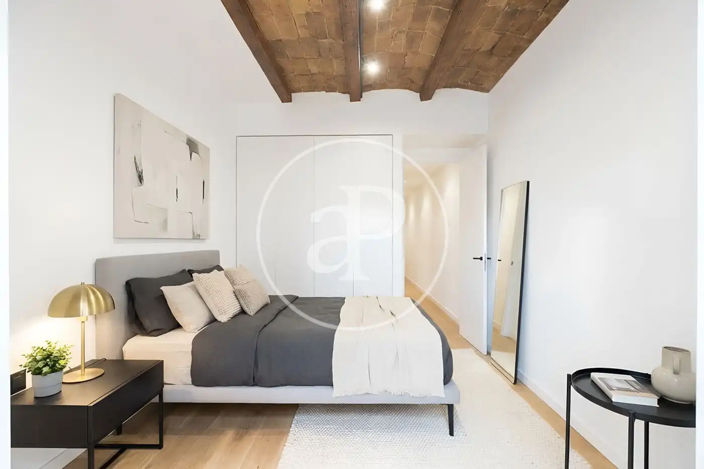 Schlafzimmer von Wohnung zum Verkauf in Barcelona mit Klimaanlage und Heizung