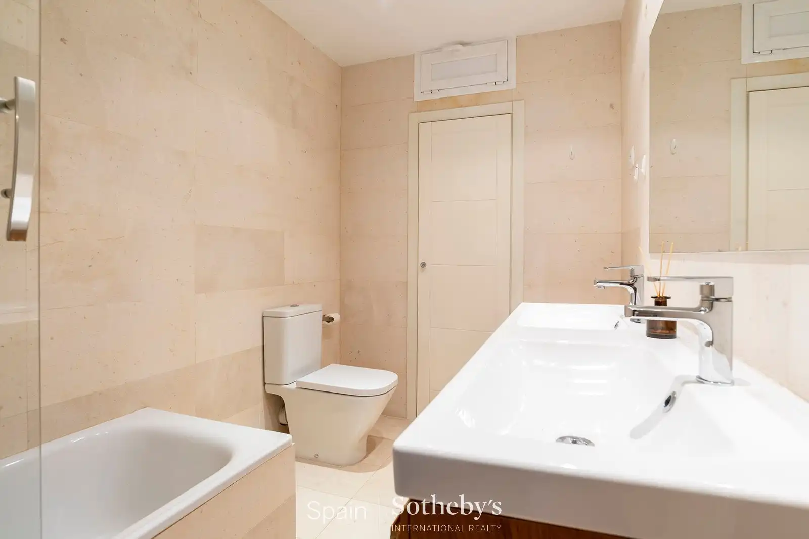 Badezimmer von Wohnungen zur Miete in Madrid mit Klimaanlage, Heizung und Haustiere erlaubt