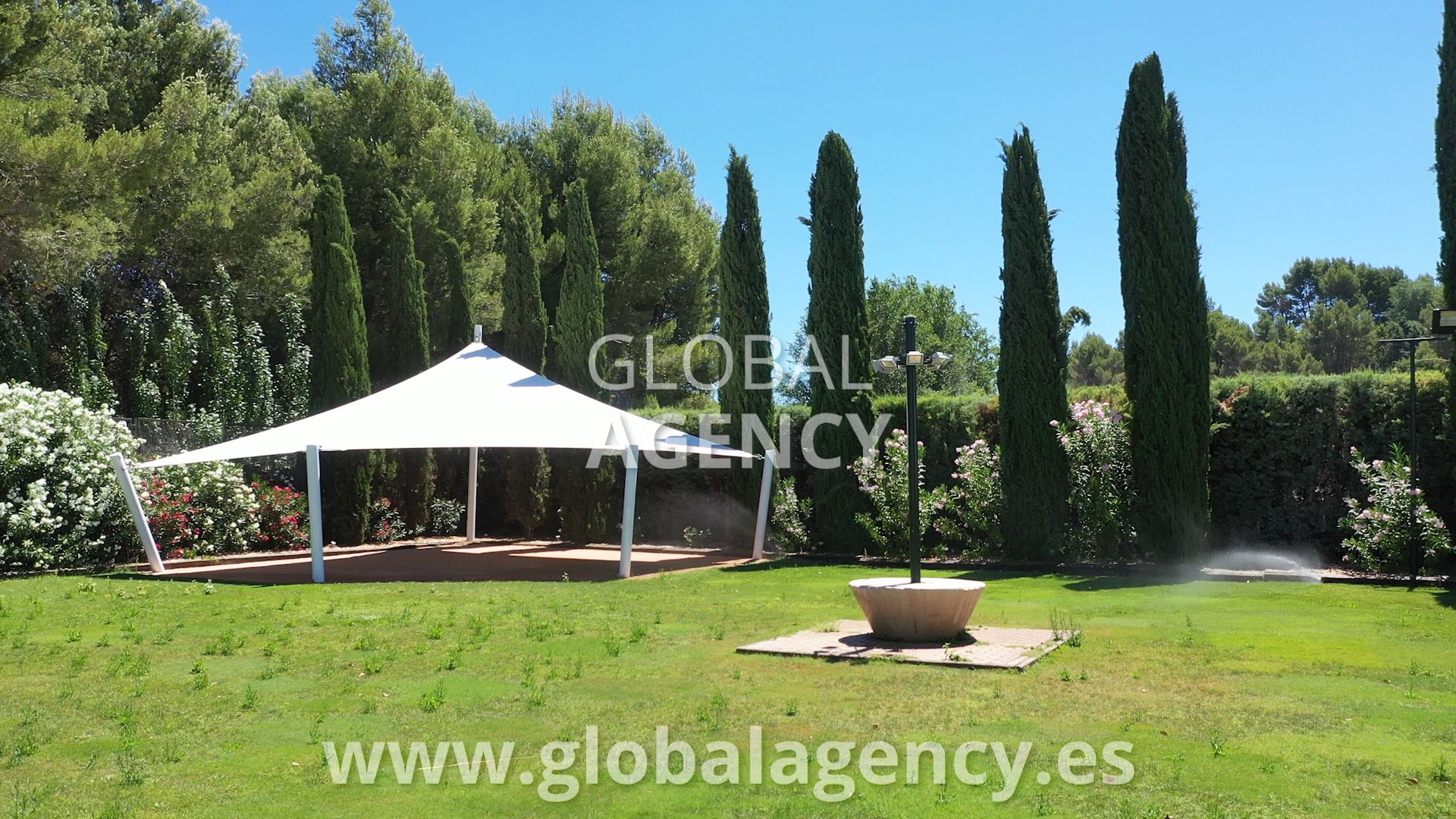 Garden of Land for sale in  Madrid Capital