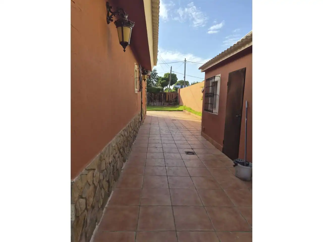 Exterior view of Houses for rent in Carmona  with Air Conditioner, Heating and Private garden
