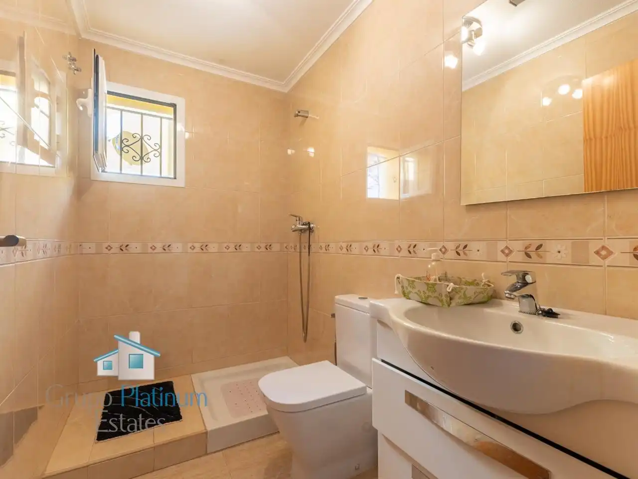 Badezimmer von Einfamilien-Reihenhaus zum Verkauf in Pulpí mit Klimaanlage, Privatgarten und Schwimmbad
