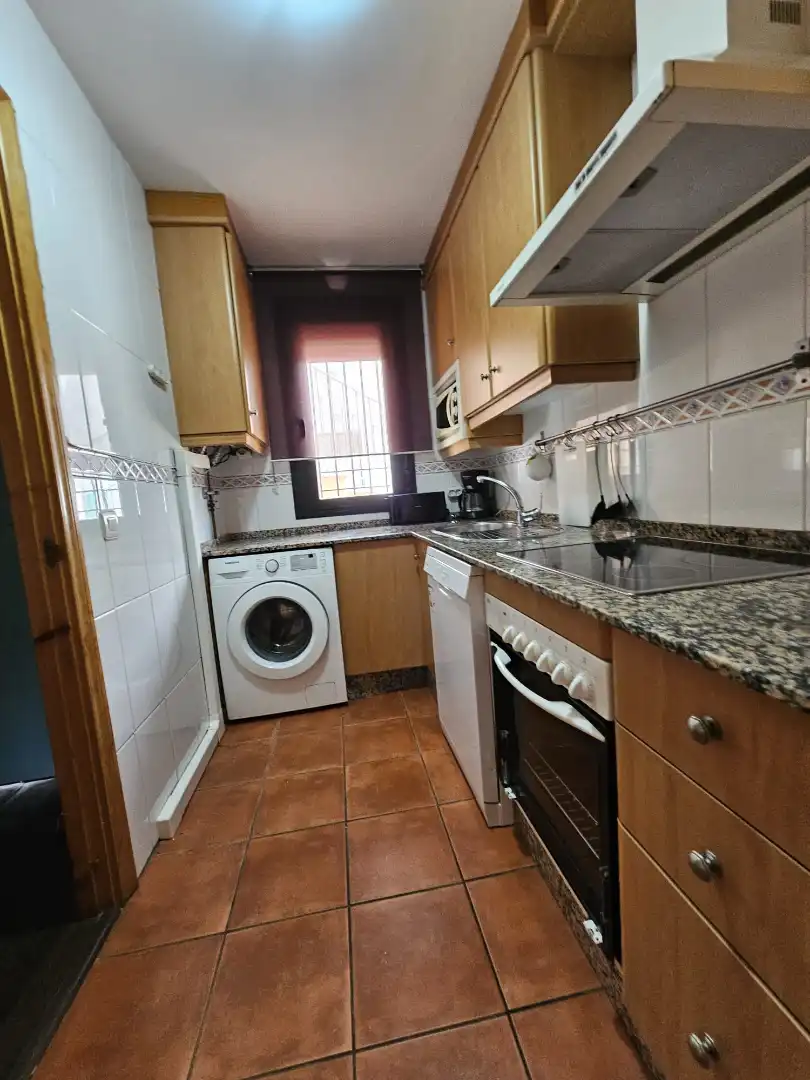 Cocina de Apartamento de alquiler en Chiclana de la Frontera con Aire acondicionado, Amueblado y Horno