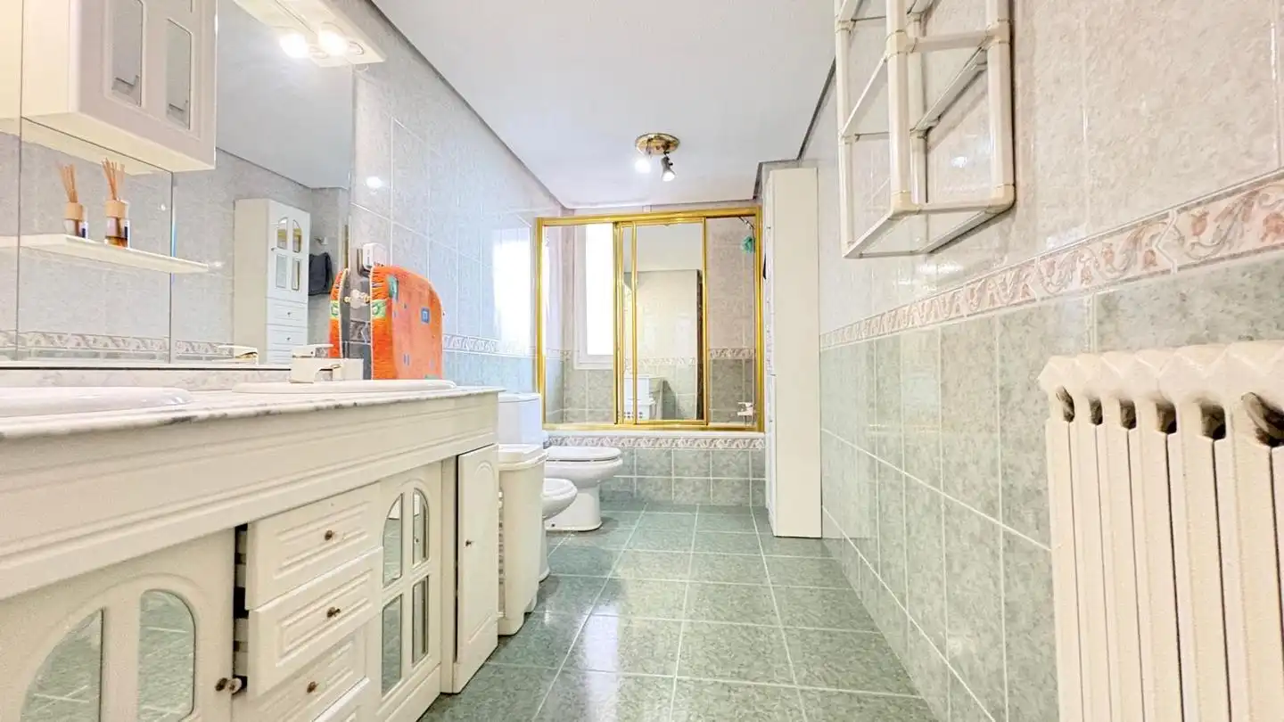 Piso con ascensor en venta en Caballería Española, imagen 21