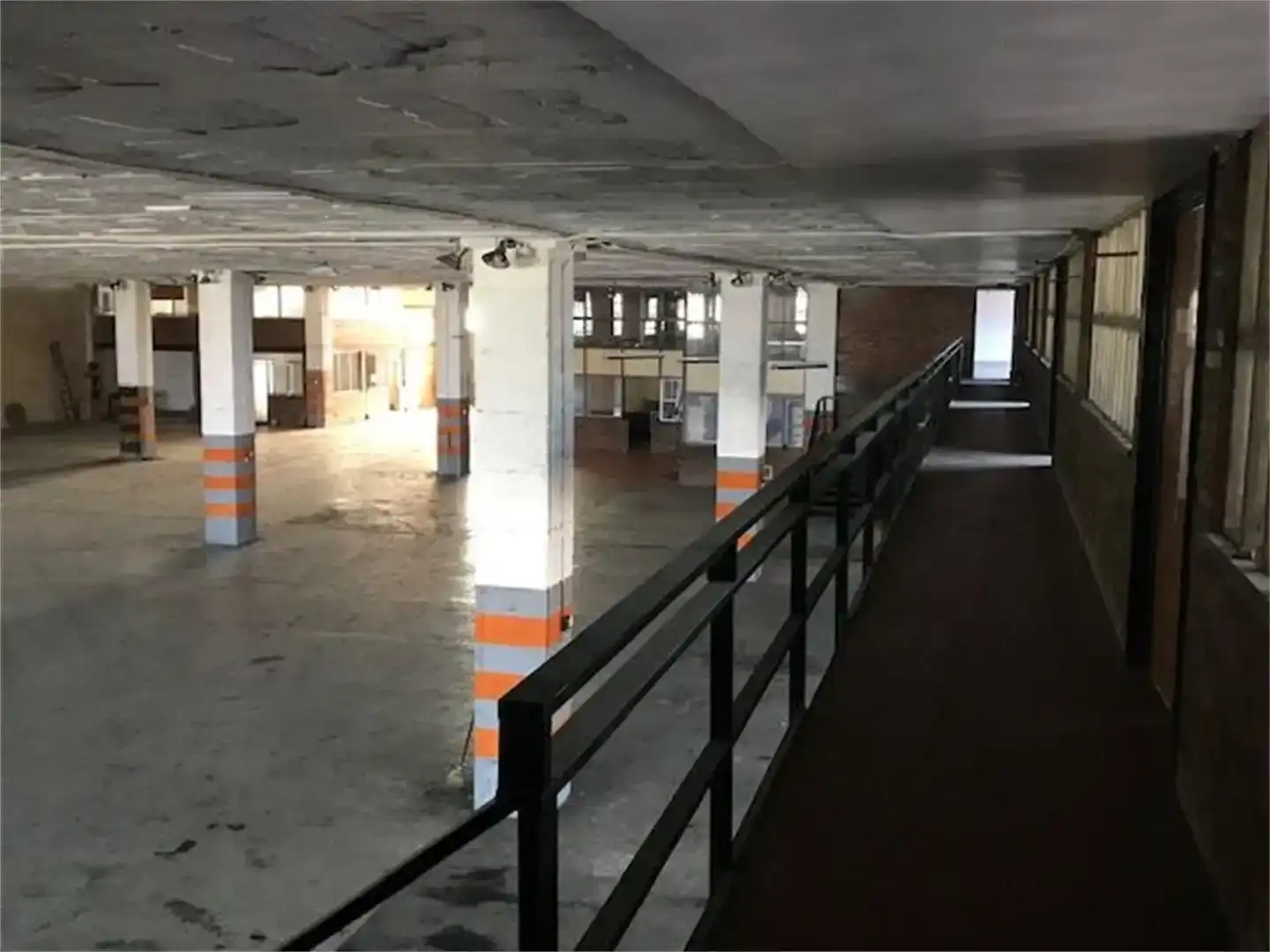 Aparcament de Nau industrial en venda en Etxebarri