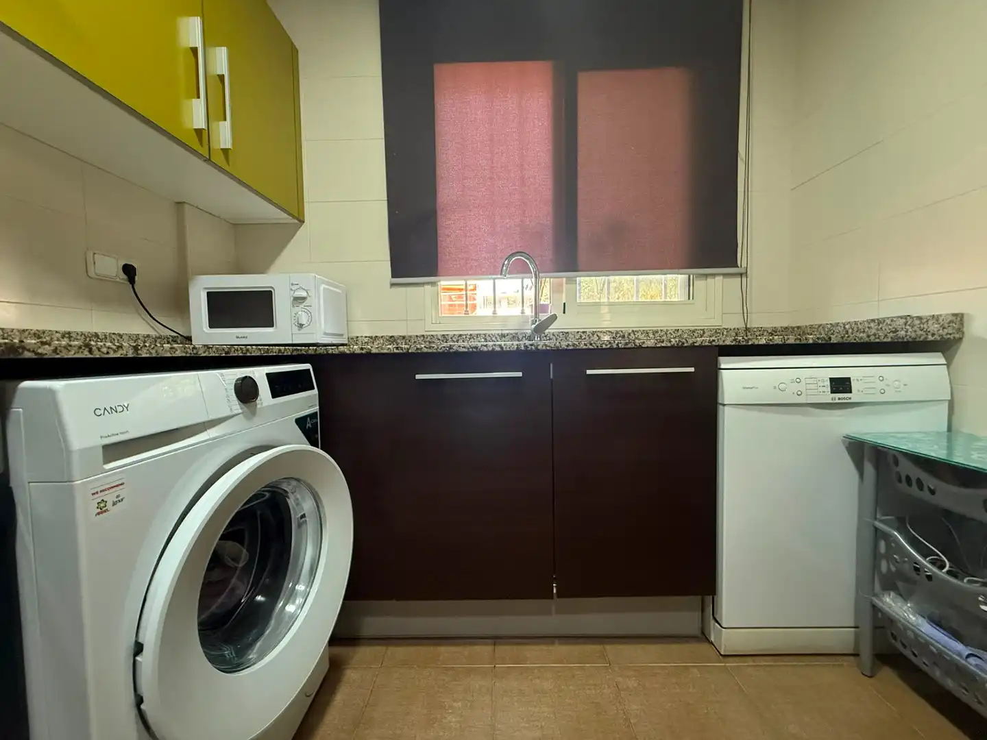 Cuina de Casa adosada en venda en La Pobla de Vallbona amb Aire condicionat, Calefacció i Terrassa