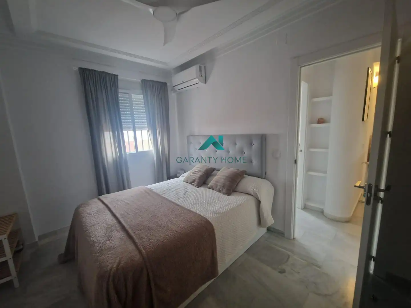 Schlafzimmer von Einfamilien-Reihenhaus zum Verkauf in Jerez de la Frontera mit Klimaanlage und Terrasse