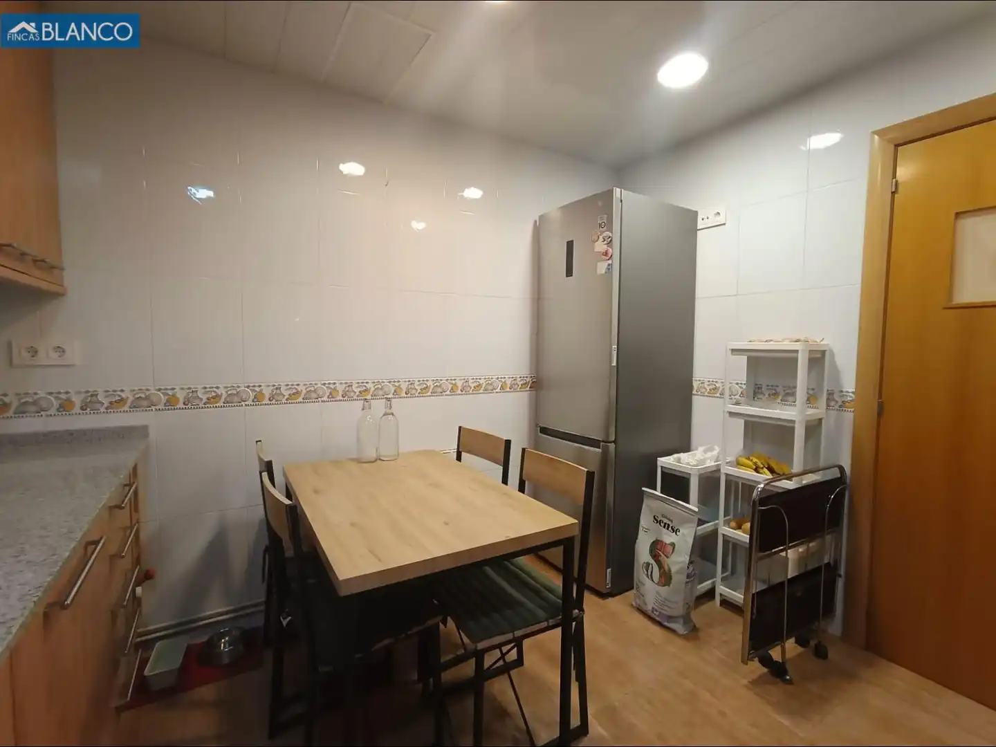 Cocina de Piso en venta en L'Hospitalet de Llobregat con Aire acondicionado, Calefacción y Jardín privado