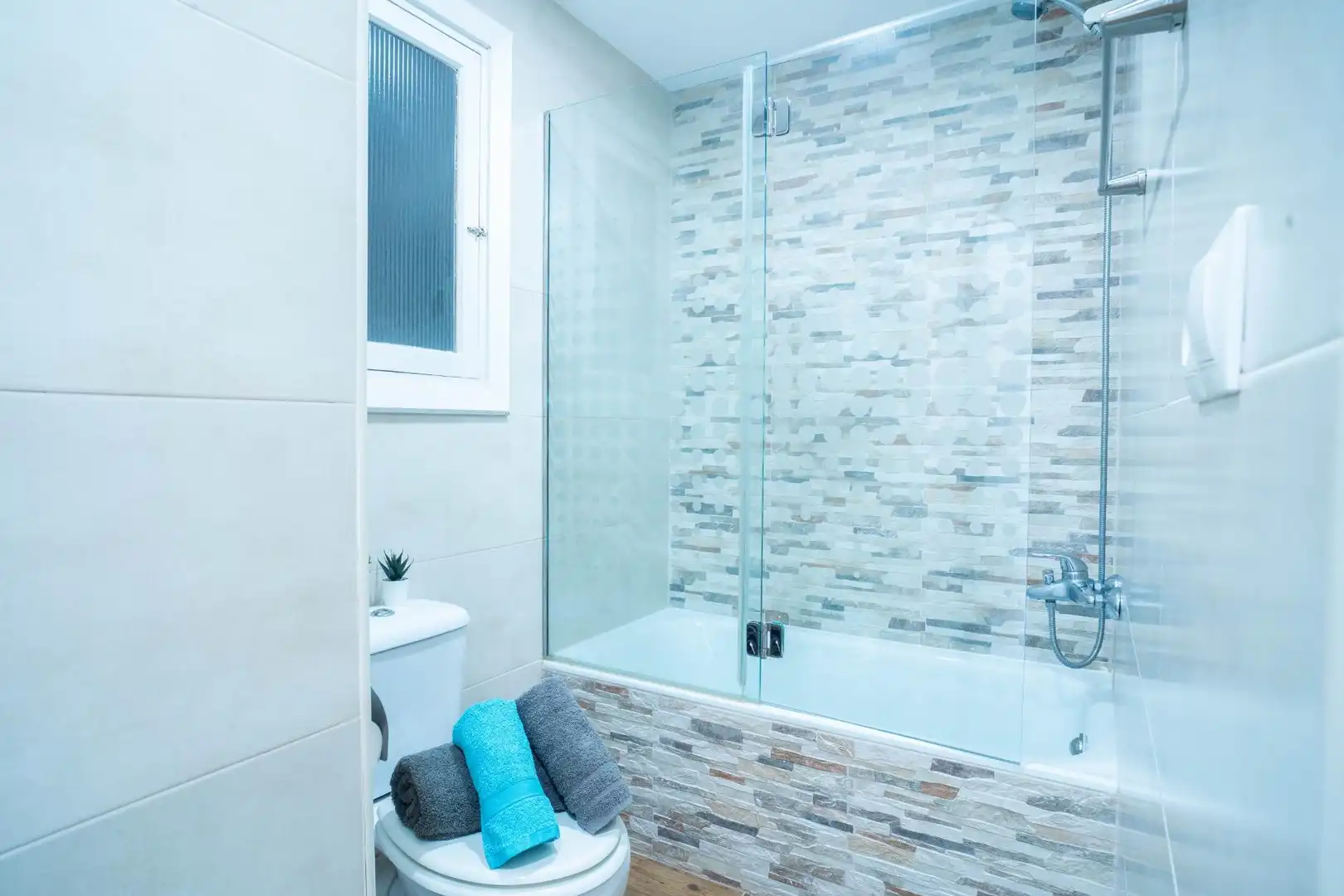 Bathroom of Apartments for sale in Oropesa del Mar / Orpesa  with Terrace and Furnished