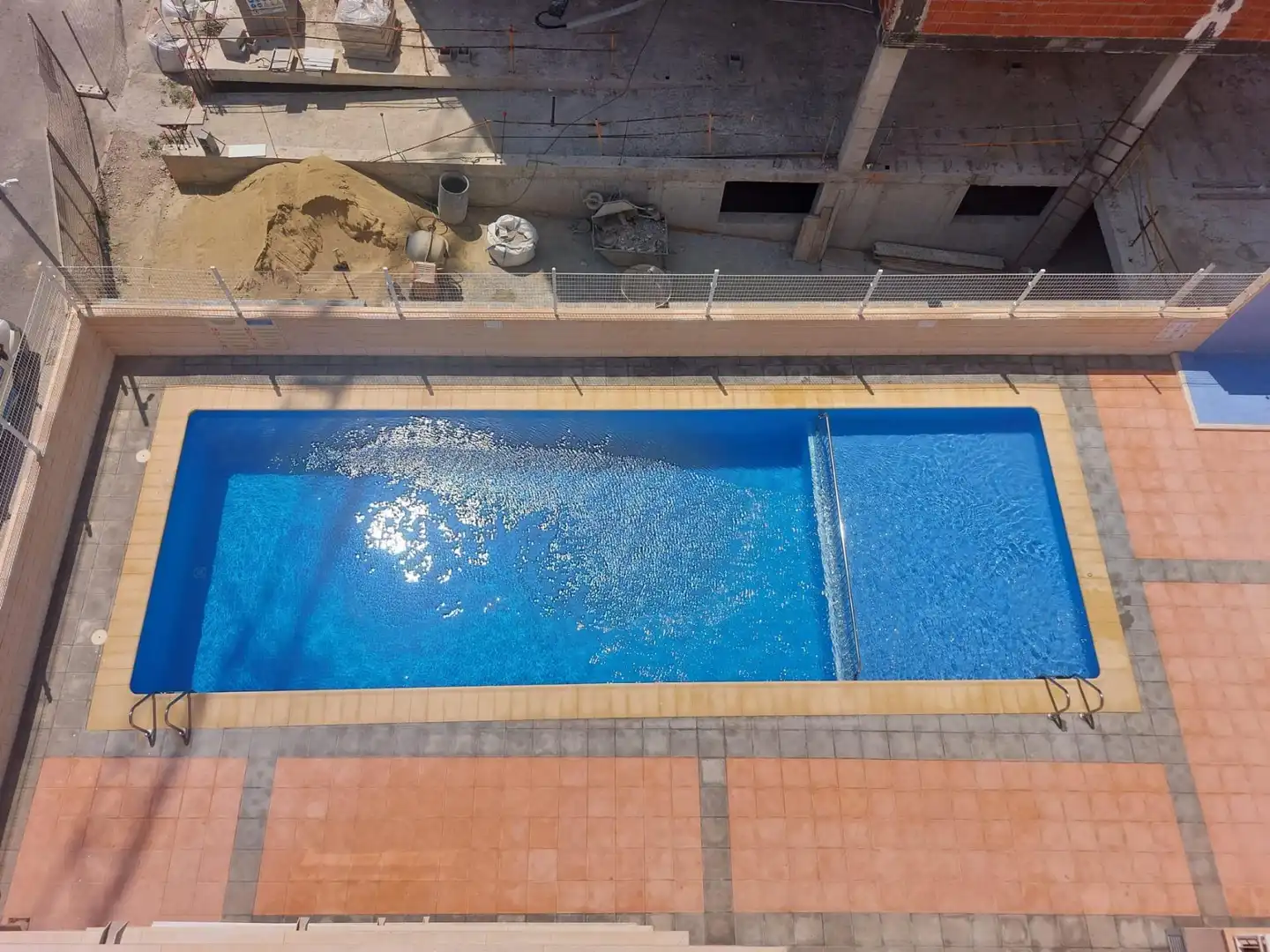 Piscina de Apartament en venda en Águilas amb Terrassa, Balcó i Piscina comunitària