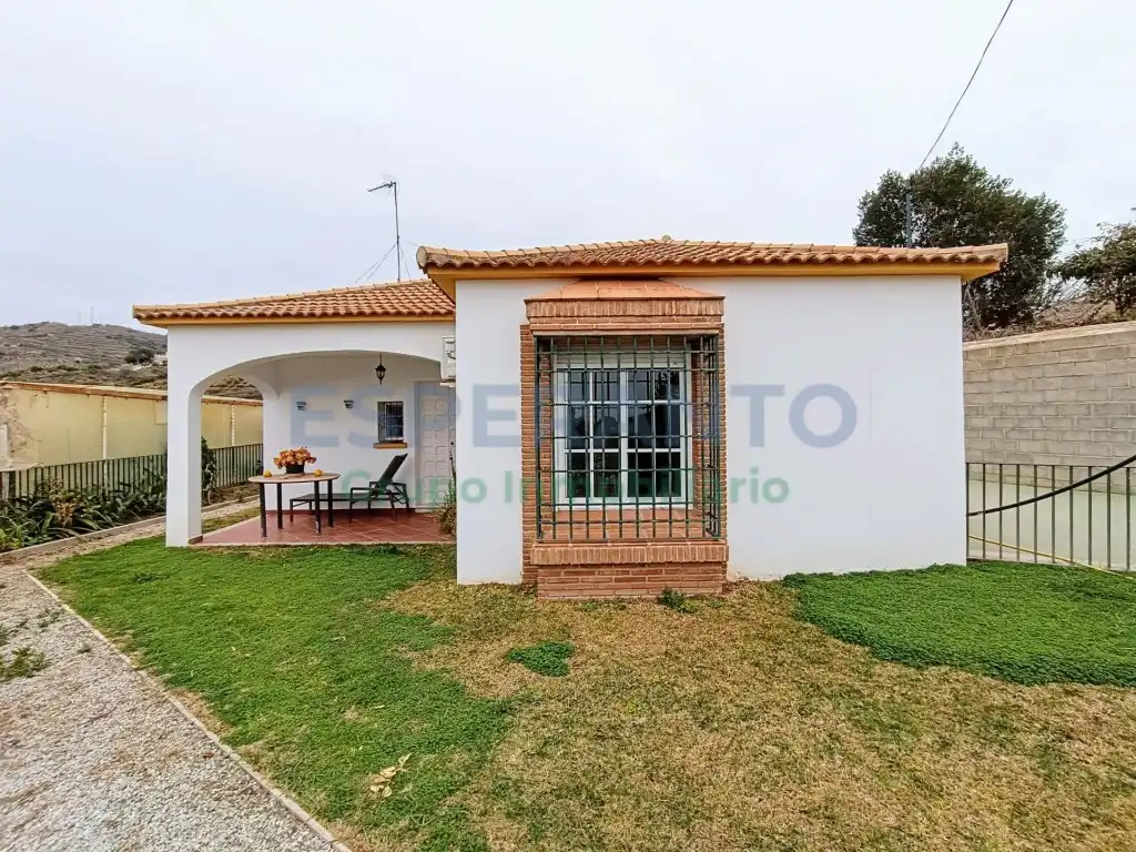 Vista exterior de Finca rústica en venda en Vélez-Málaga amb Aire condicionat, Jardí privat i Traster