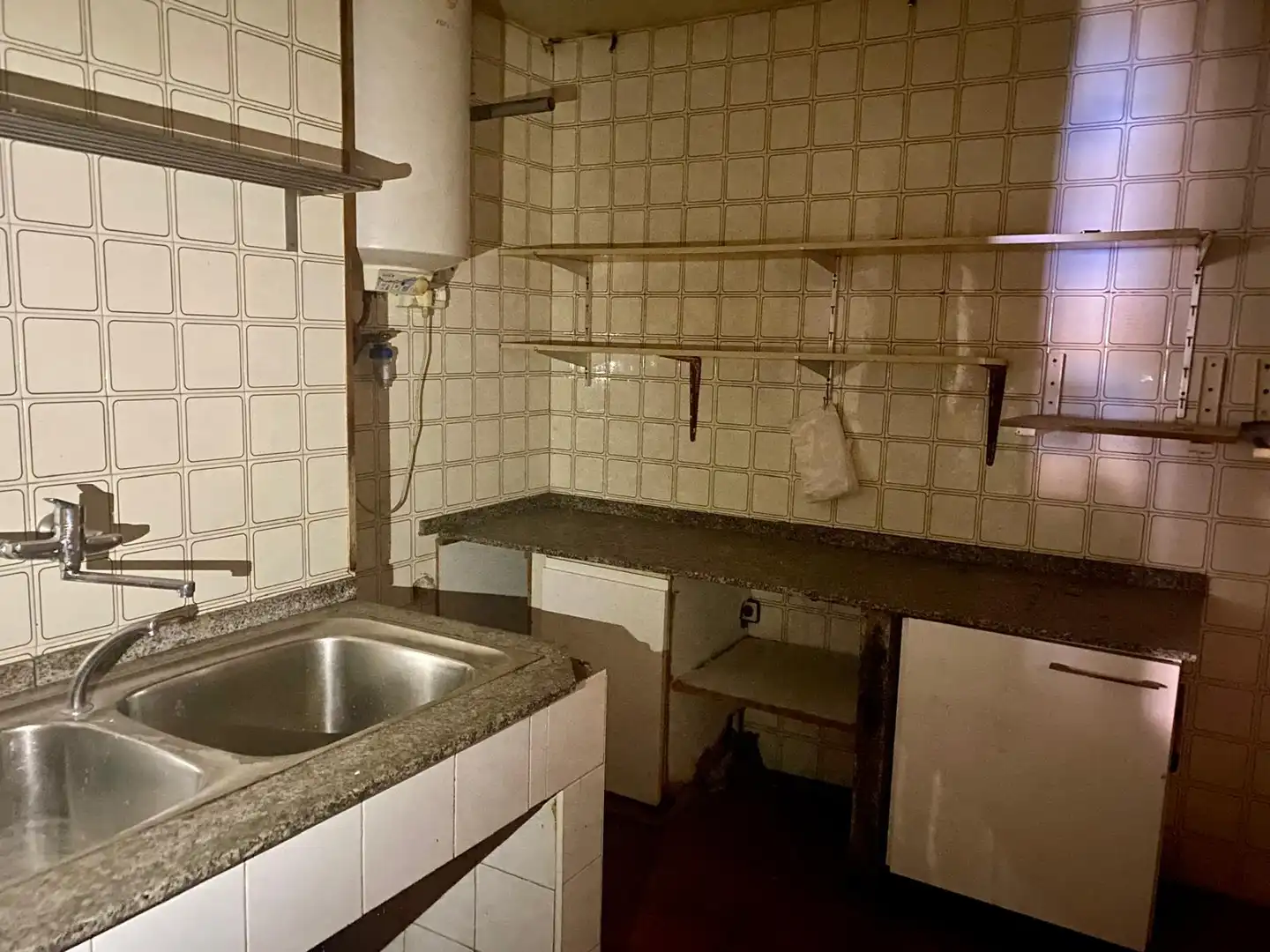 Cocina de Local de alquiler en Gijón  con Amueblado