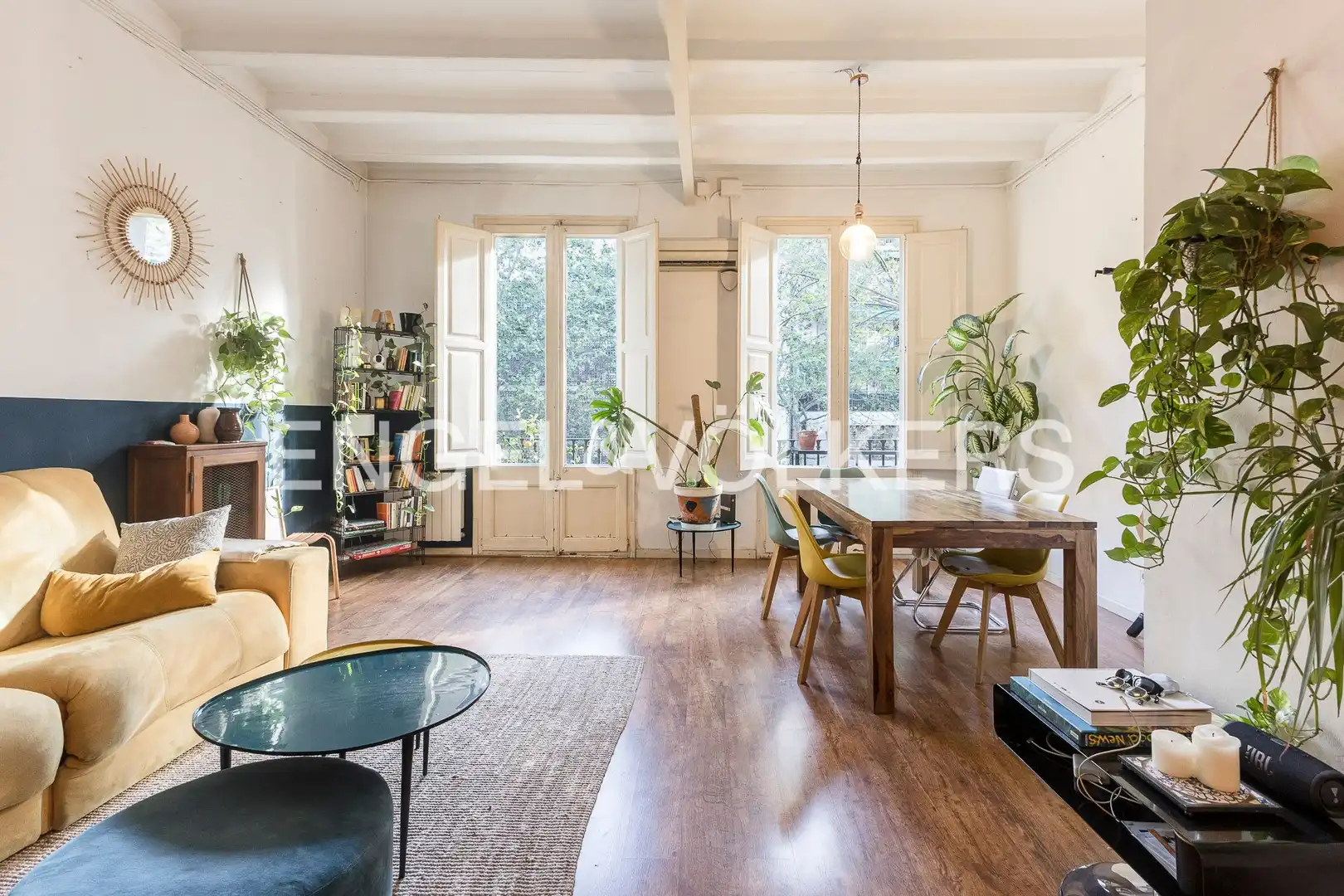 Flat with terrace for sale in Eixample