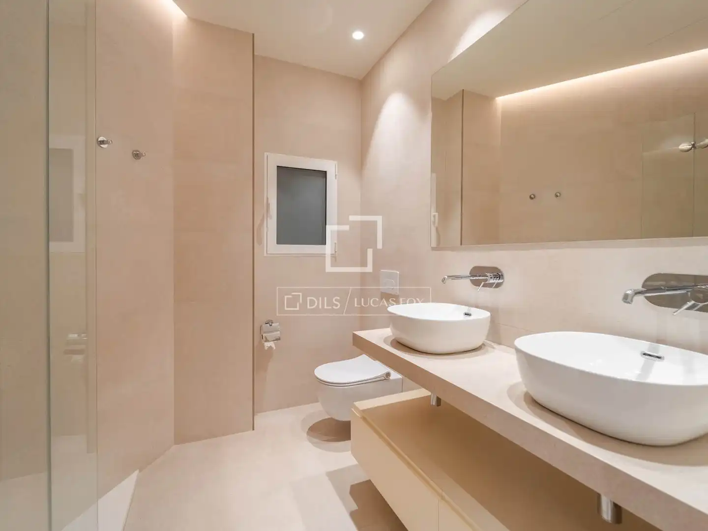 Baño de Piso de alquiler en Valencia con Aire acondicionado, Amueblado y Balcón