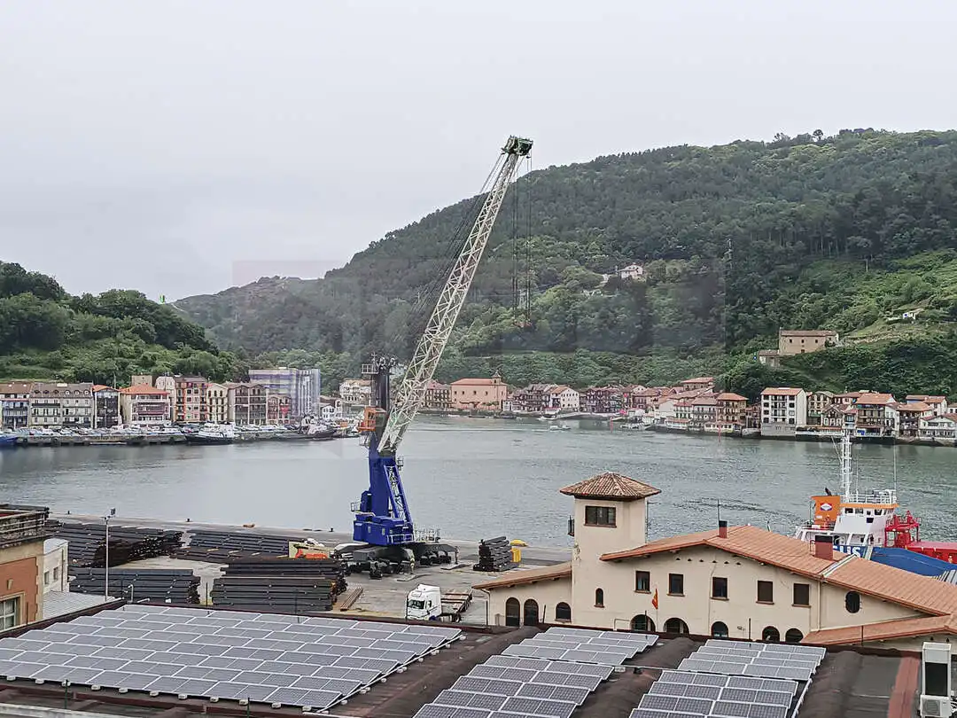 Vista exterior de Pis en venda en Donostia - San Sebastián  amb Calefacció