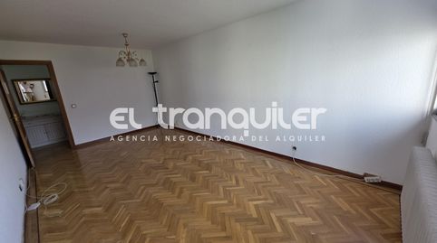 Photo 4 of Flat for rent in Calle Guetaria, Orcasitas, Madrid Capital