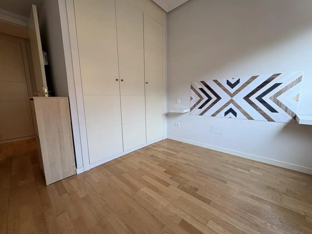 Schlafzimmer von Wohnung zur Miete in Madrid mit Klimaanlage, Heizung und Parkett