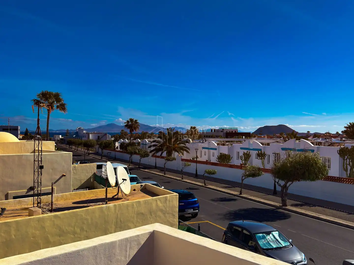 Vista exterior de Casa o xalet en venda en La Oliva amb Terrassa, Piscina i Moblat
