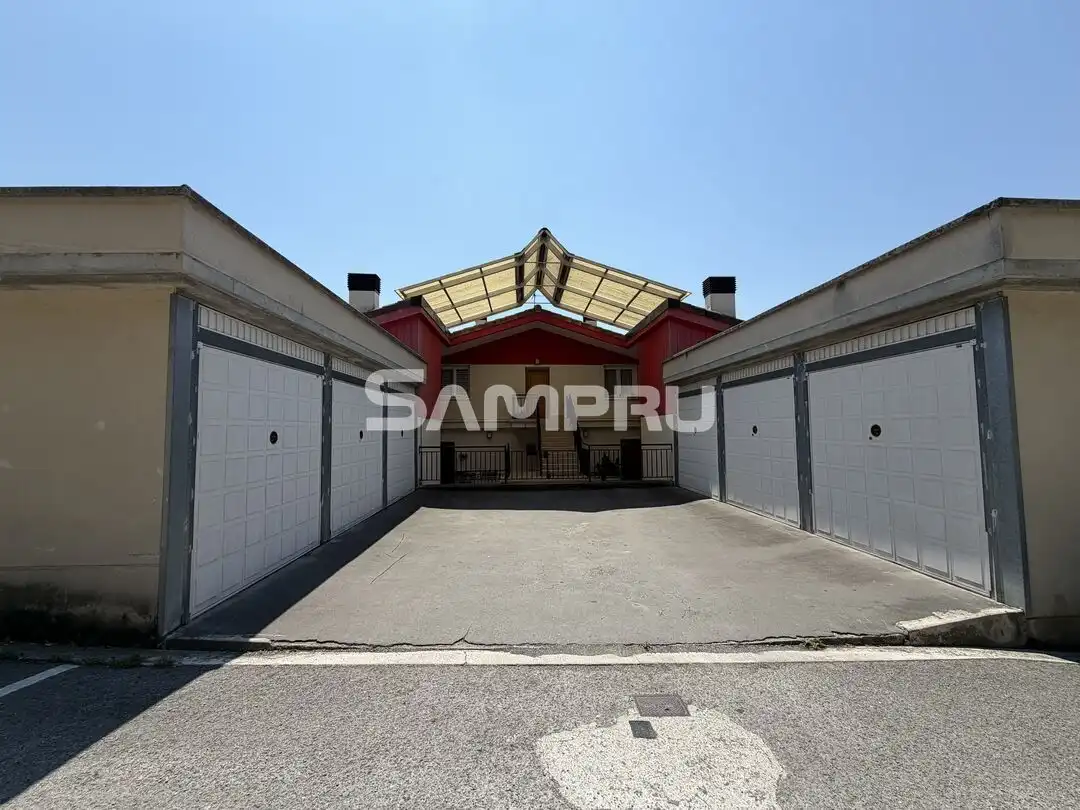 Parkplatz von Dachboden zum Verkauf in Arrasate / Mondragón mit Heizung und Balkon