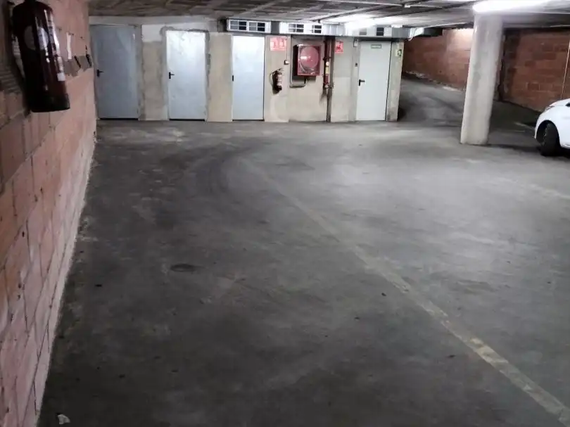 Einzelparkplatz zur Miete in Sant Leopold 31
