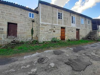 Vista exterior de Finca rústica en venda en Castro Caldelas amb Jardí privat i Balcó