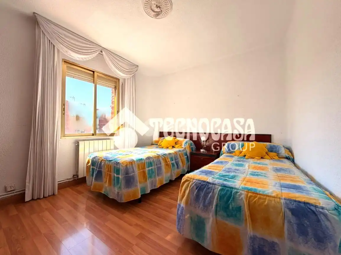 Habitación de Piso en venta en Leganés con Calefacción