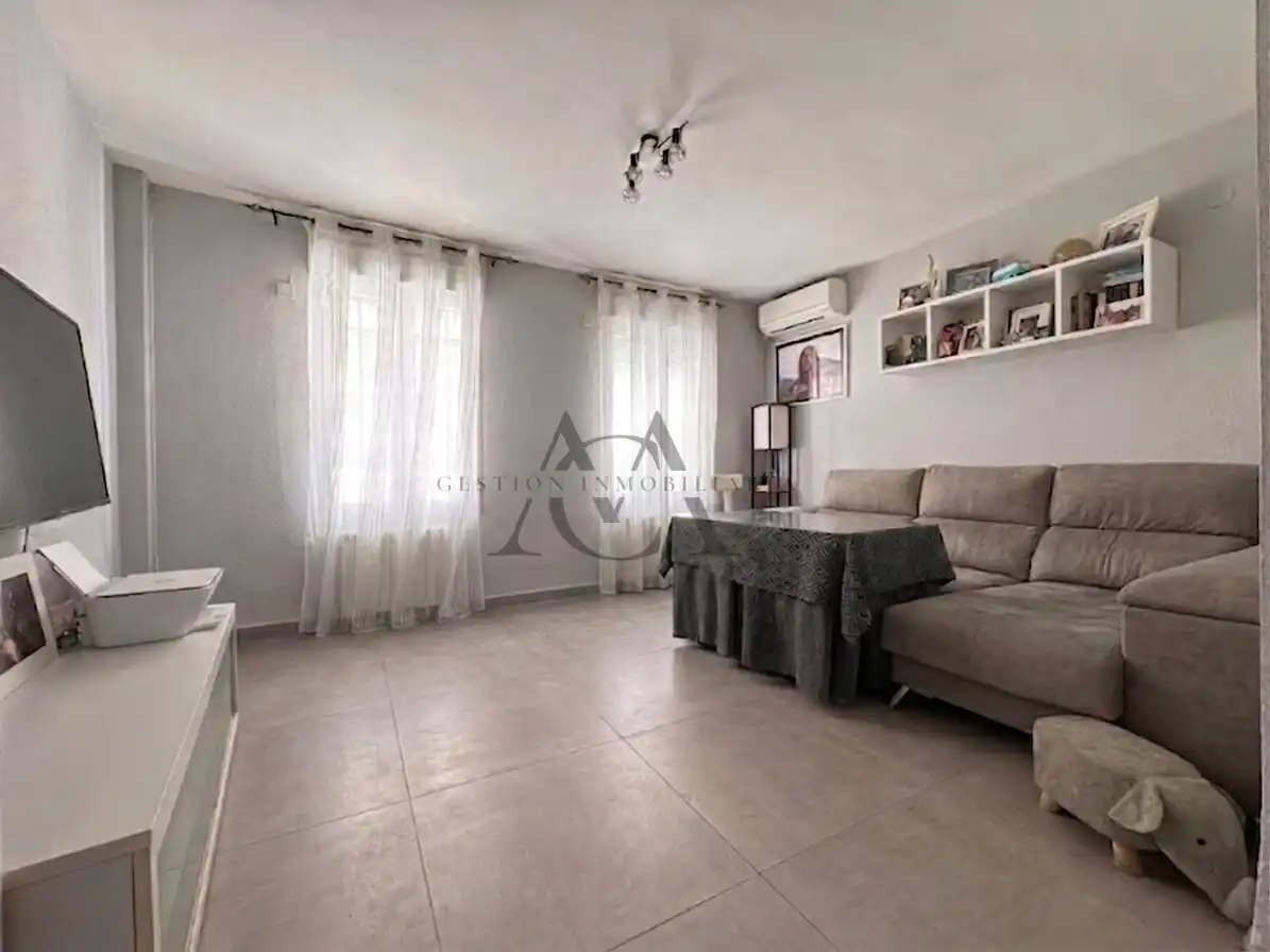 Habitación de Piso en venta en Lucena con Aire acondicionado