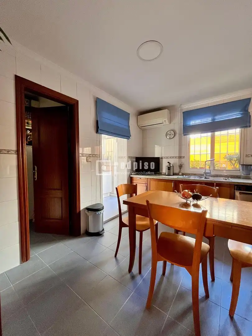 Kitchen of Houses for sale in Málaga  with Air Conditioner, Heating and Private garden