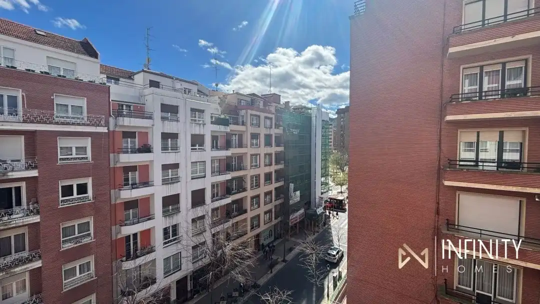 Exterior view of Flat for rent in Bilbao   with Heating, Terrace and Balcony