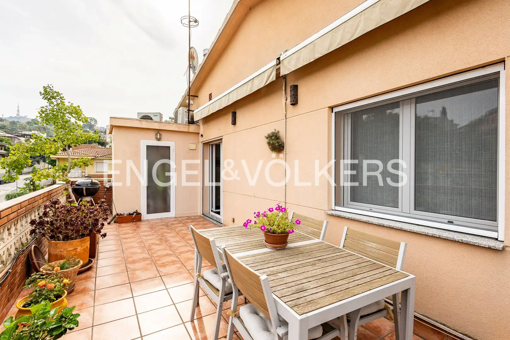 Terrassa de Apartament en venda en Sant Just Desvern amb Aire condicionat, Calefacció i Jardí privat