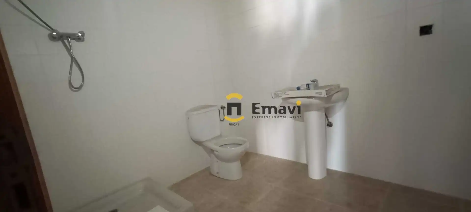 Badezimmer von Geschaftsraum zur Miete in L'Alcora
